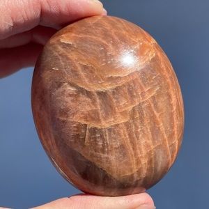 Grade Peach Moonstone Palm Stone